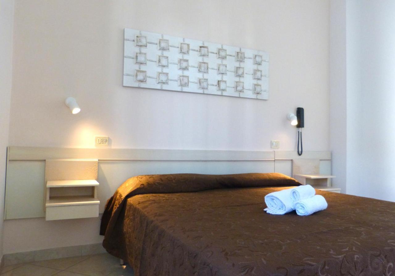 Hotel D'Annunzio Cattolica Luaran gambar