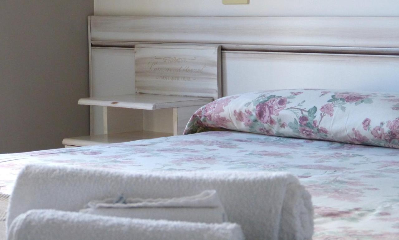 Hotel D'Annunzio Cattolica Luaran gambar