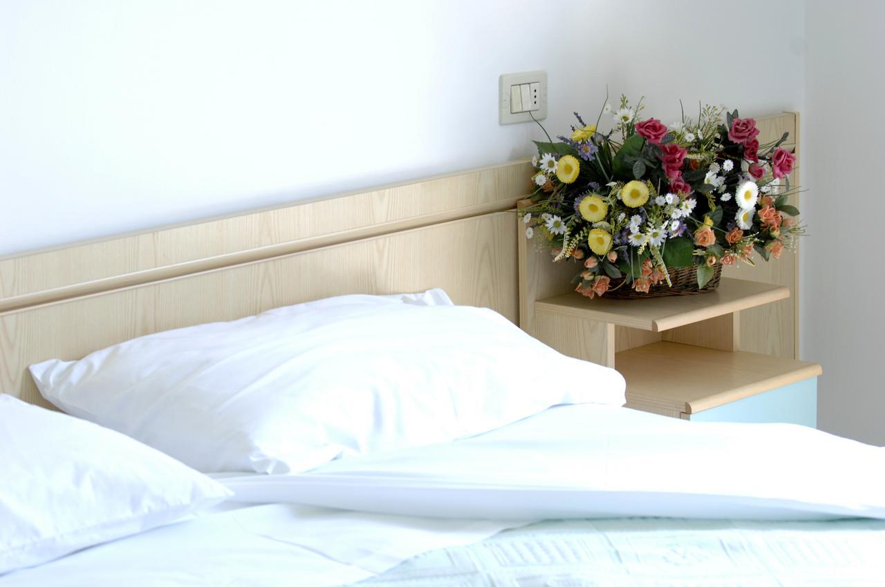 Hotel D'Annunzio Cattolica Luaran gambar
