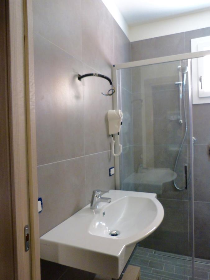 Hotel D'Annunzio Cattolica Luaran gambar